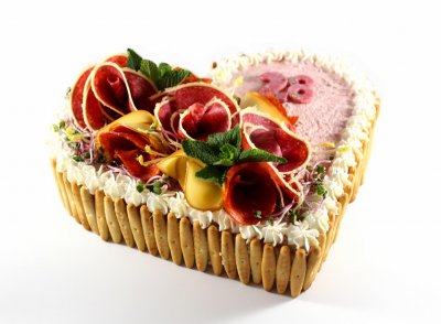 Slaný dort srdce - výběr náplní zašleme v potvrzujícím emailu, PLATBA PŘEDEM